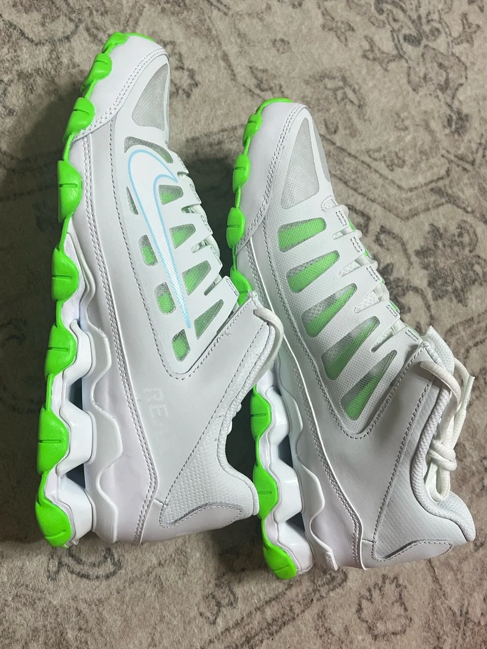 Nike Reax 8 TR workout shoes off white/green strike/glacier blue/white